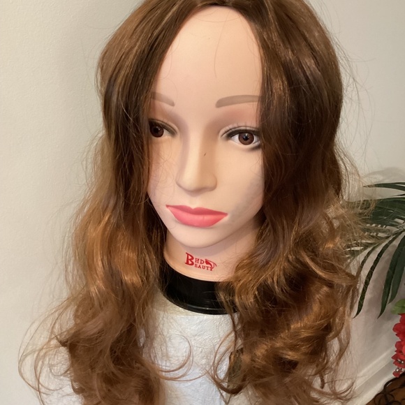 Synthetic Long Body Wave Wigs - Picture 5 of 8